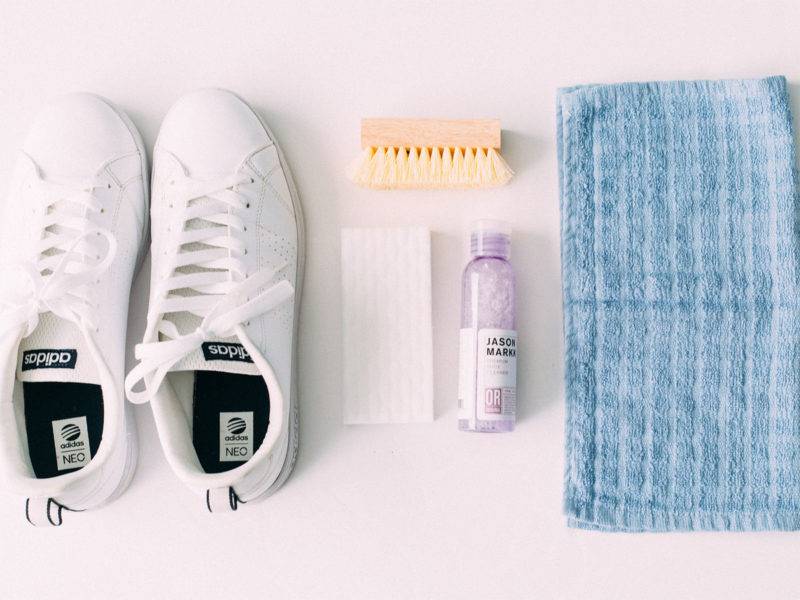 Как ухаживать за белой обувью