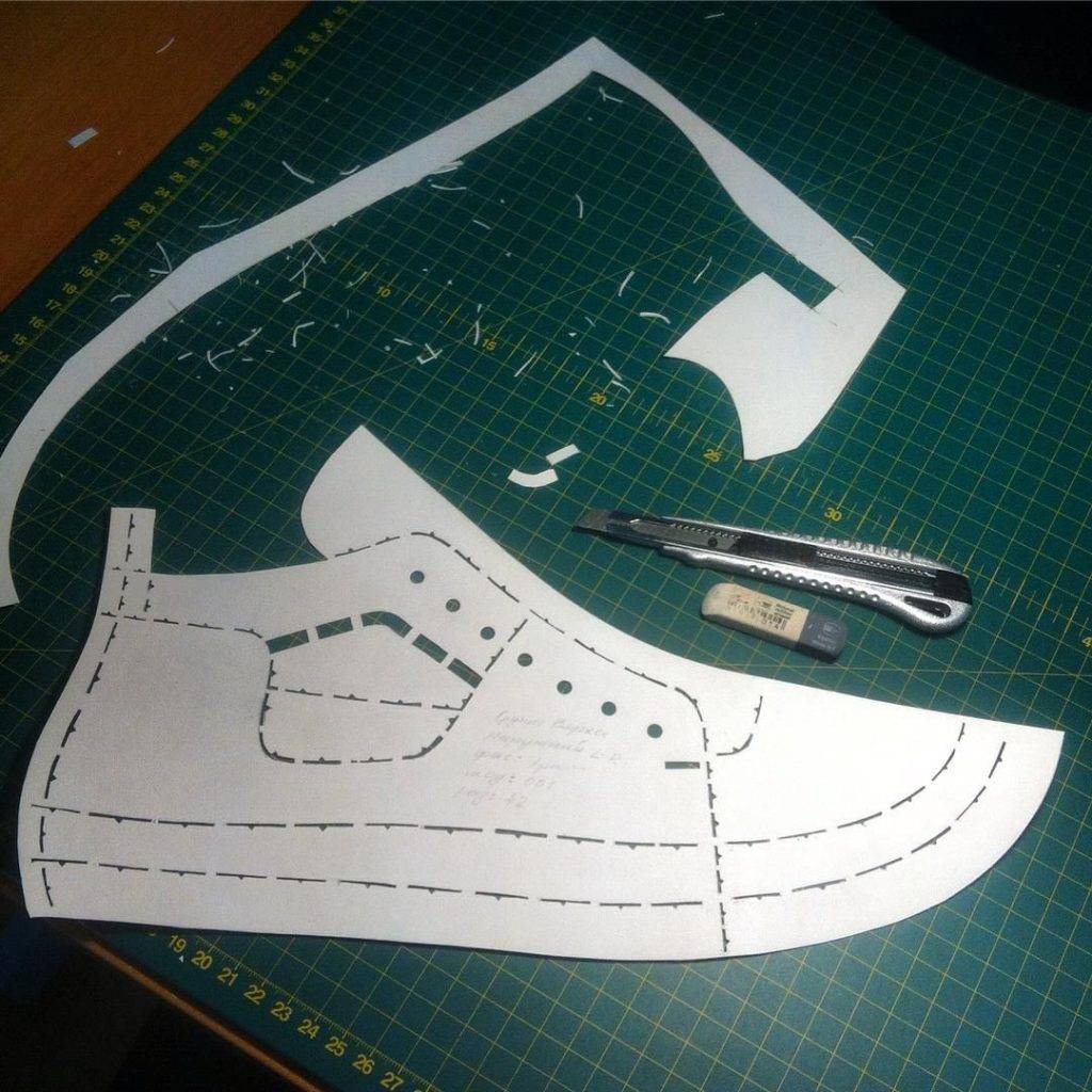 Выкройка кроссовок