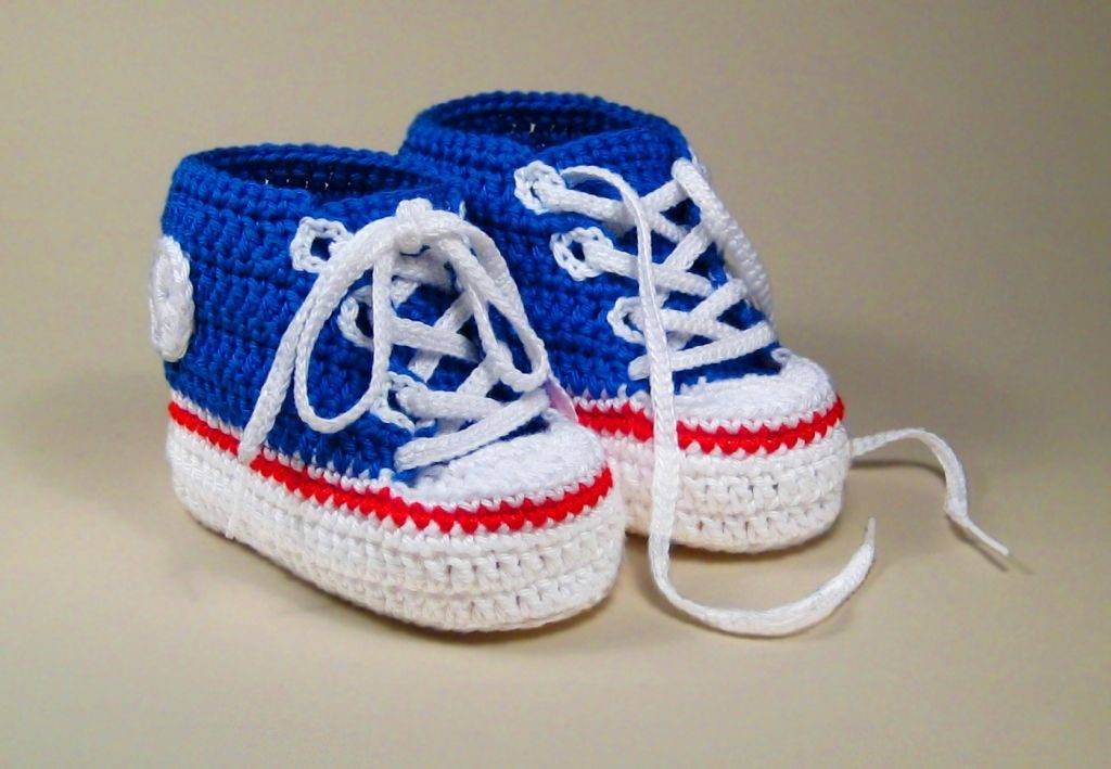 Детские вязаные кроссовки крючком