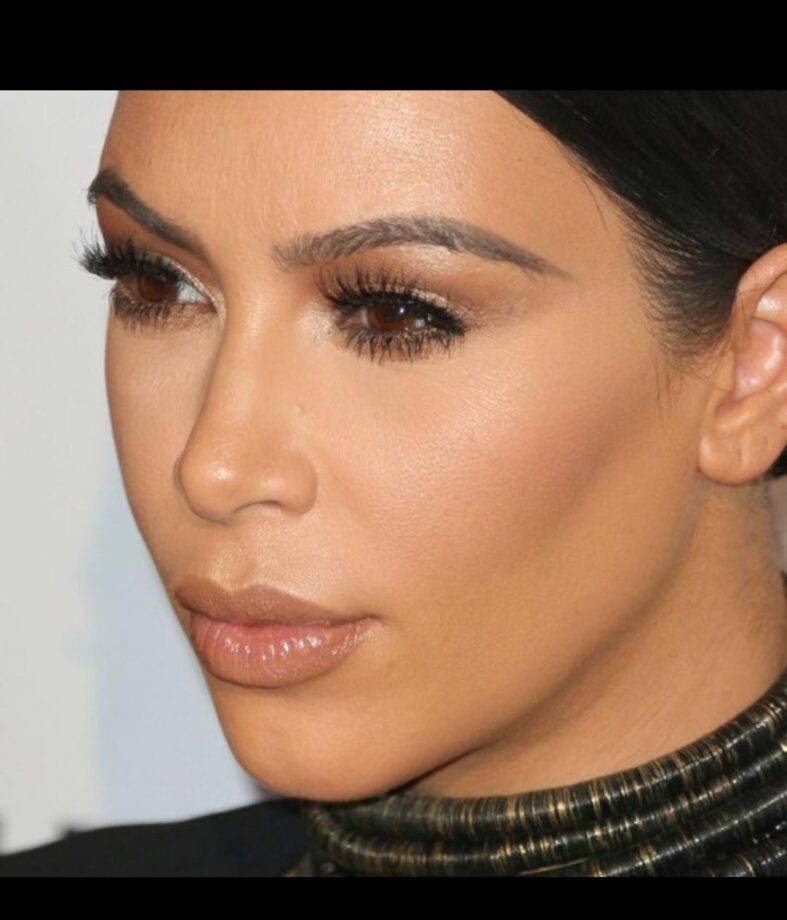 Макияж ким кардашьян (kim kardashian): урок с пошаговыми фото. как сделать макияж в стиле ким кардашьян, пошаговый мастер-класс с фото макияж в стиле ким кардашьян