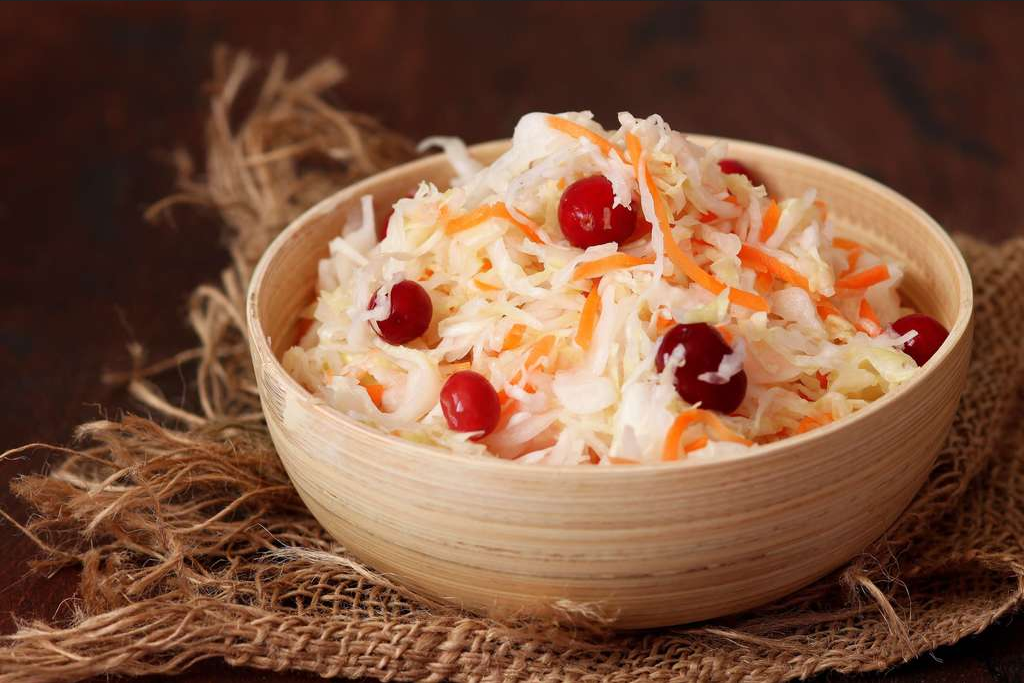 Маска для лица из квашеной капусты и её сока. польза капусты для кожи. классическая маска из квашеной капусты