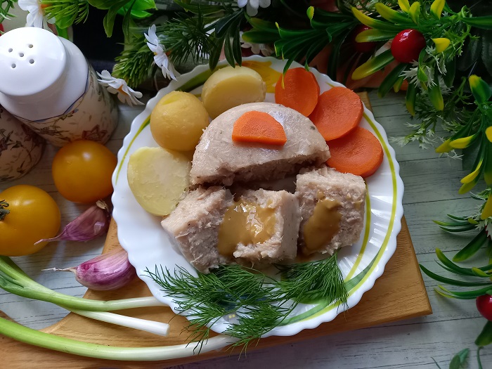 Холодец из индейки без желатина - как сварить из шеек, со свиными ножками, курицей