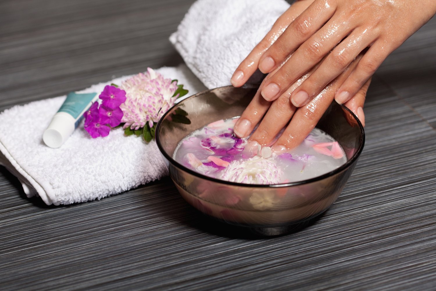 Процедура SPA маникюра. В чем ее прелесть?