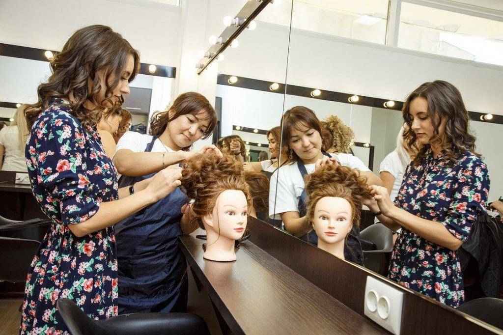 Школы и курсы парикмахеров и стилистов: обзор лучших • журнал nails