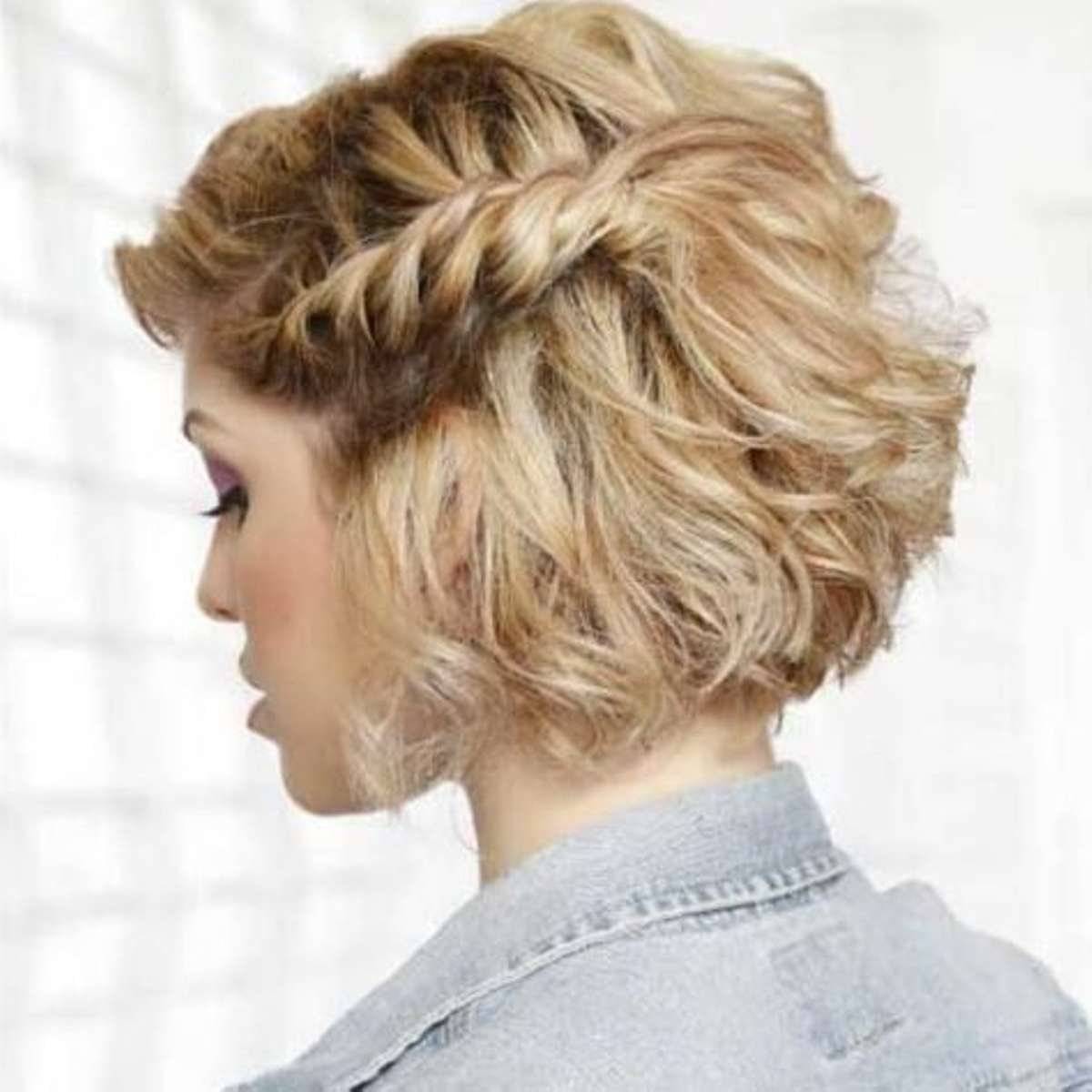 Прически на торжество на короткие волосы с фото