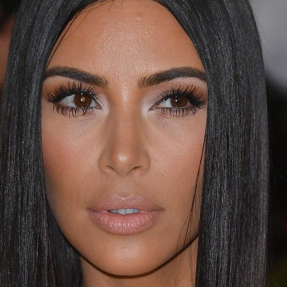 Макияж ким кардашьян (kim kardashian): урок с пошаговыми фото
