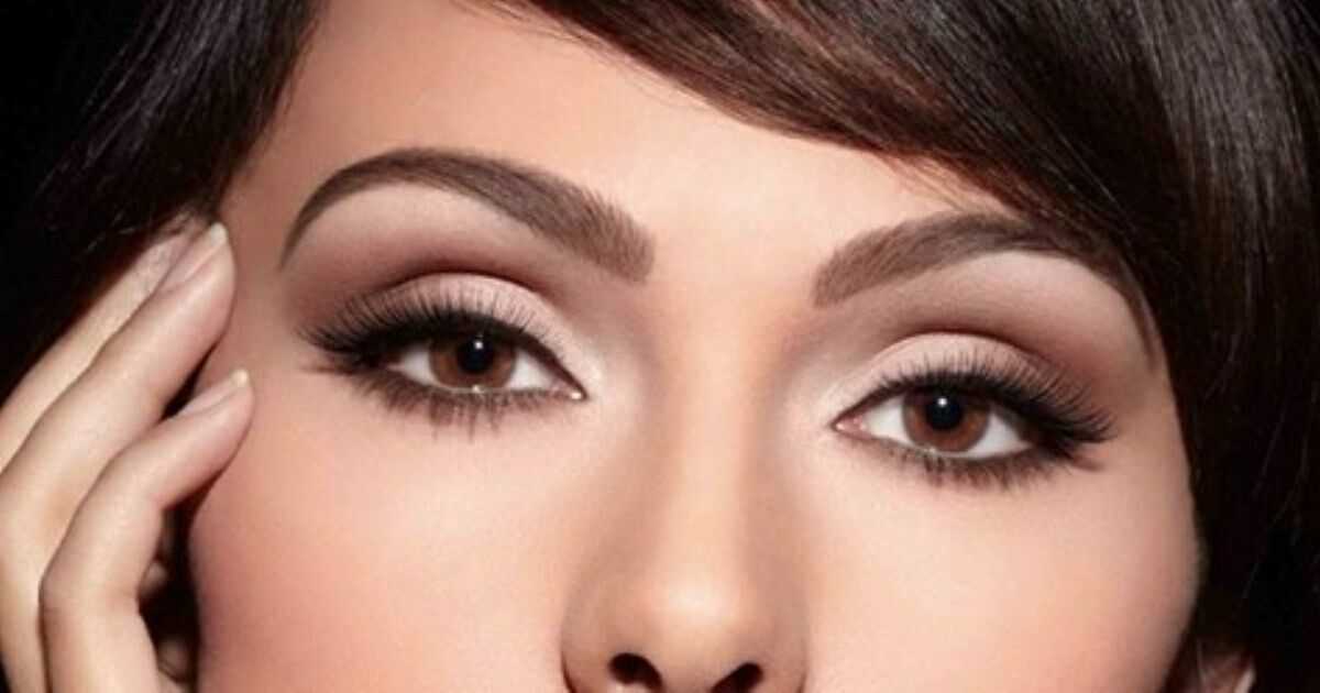 Повседневный макияж для карих глаз в деталях